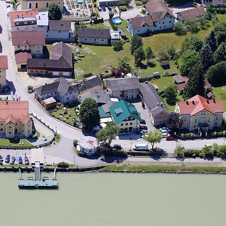 Zum Schiffmeister Wesenufer Luaran gambar