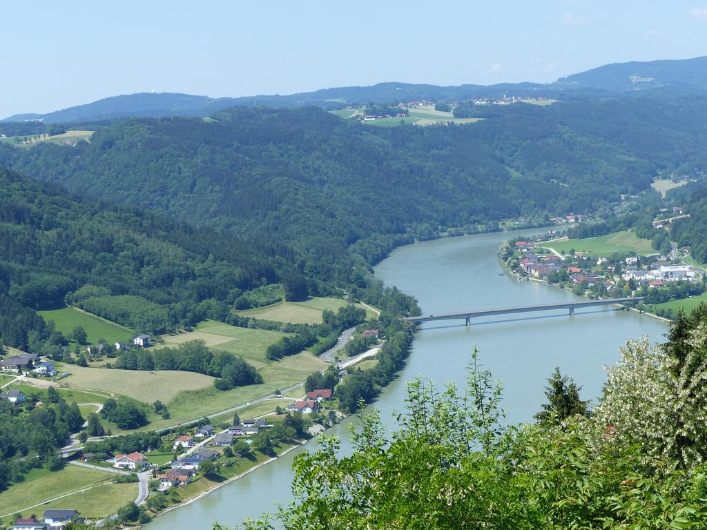 Zum Schiffmeister Wesenufer Luaran gambar