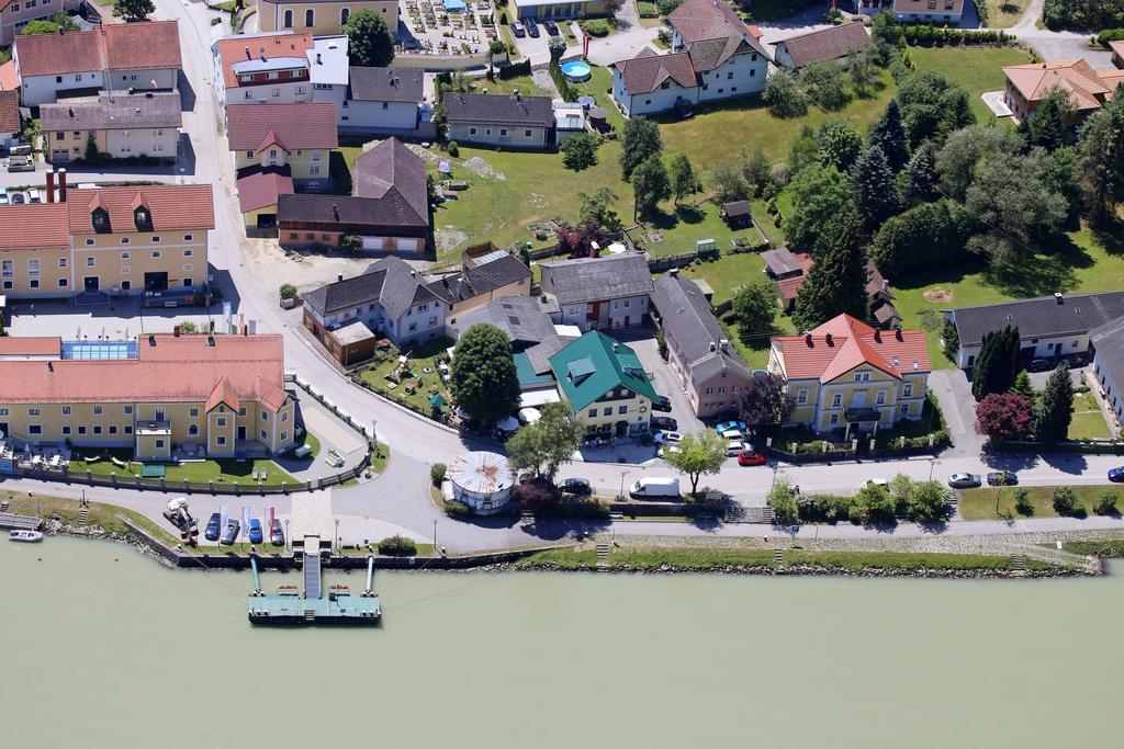 Zum Schiffmeister Wesenufer Luaran gambar